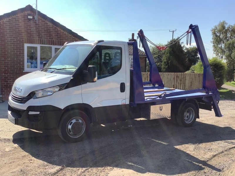 IVECO DAILY 2.3 SKIPLOADER 2017