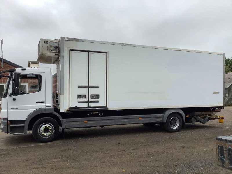 MERCEDES 1524 4X2 FRIDGE 2009